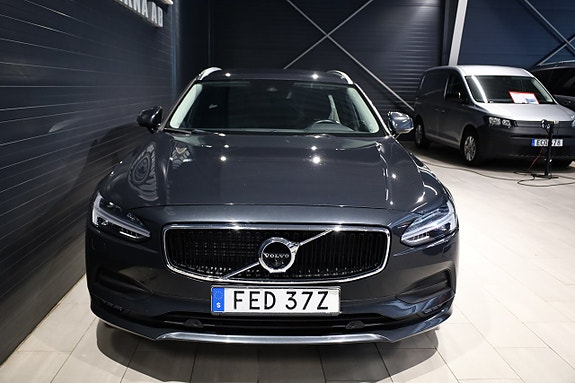 Volvo V90 2 of 5
