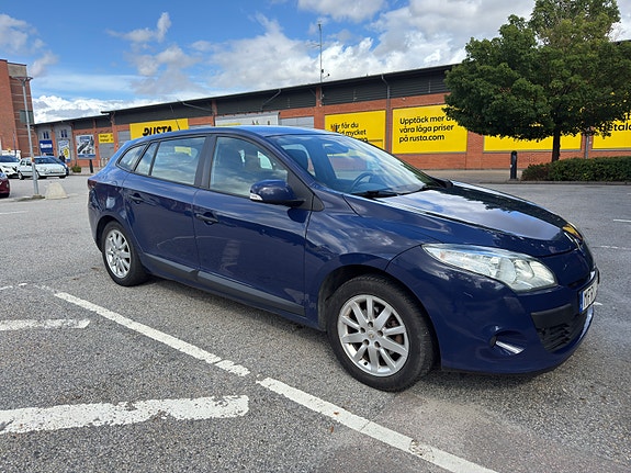 Renault Megane III 2 of 5