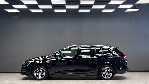 Renault Megane E-Tech 5 of 5