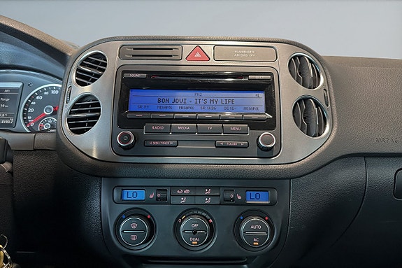 Volkswagen Tiguan 14 of 17
