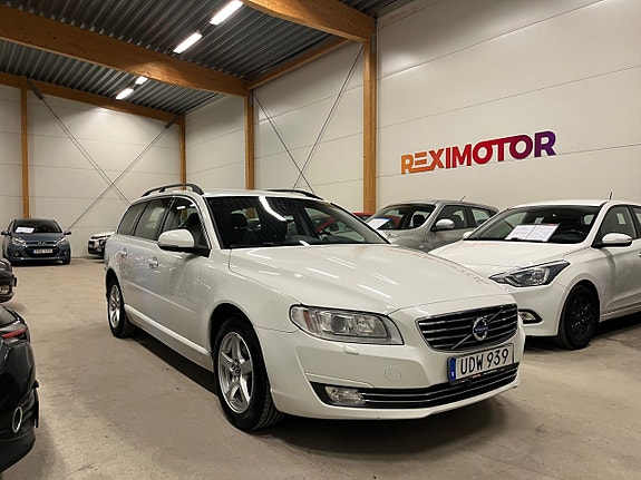 Volvo V70 2 of 5