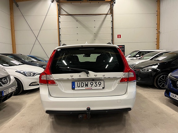 Volvo V70 4 of 5