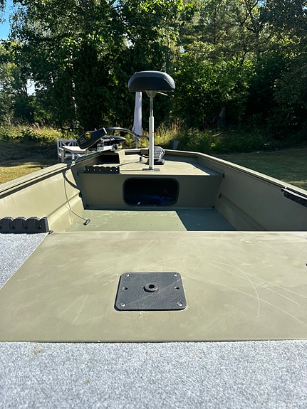 Tracker Grizzly 1448 4 of 9
