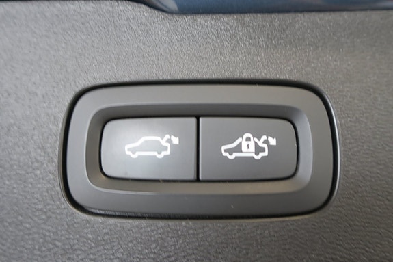 Volvo V60 Cross Country 20 of 22