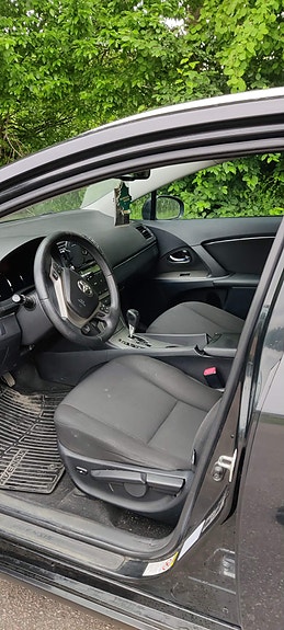 Toyota Avensis 7 of 9