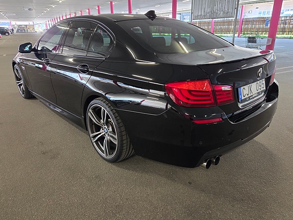 BMW 535i 3 of 5