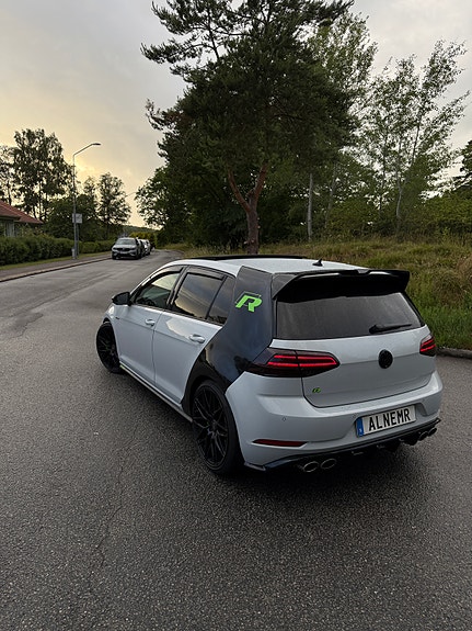 Volkswagen Golf VII 14 of 14