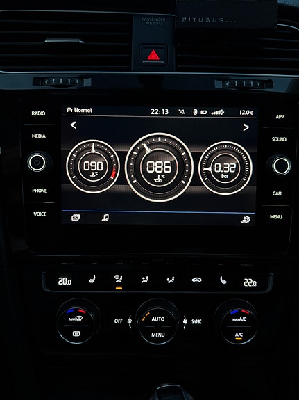 Volkswagen Golf VII 11 of 14