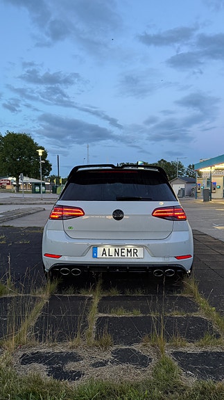 Volkswagen Golf VII 2 of 5