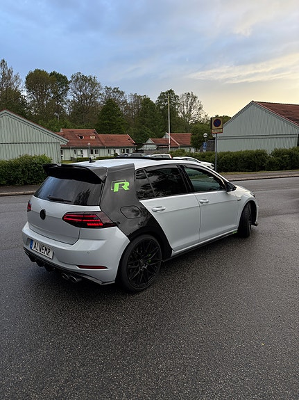 Volkswagen Golf VII 12 of 14