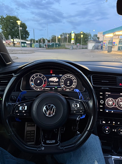 Volkswagen Golf VII 8 of 14