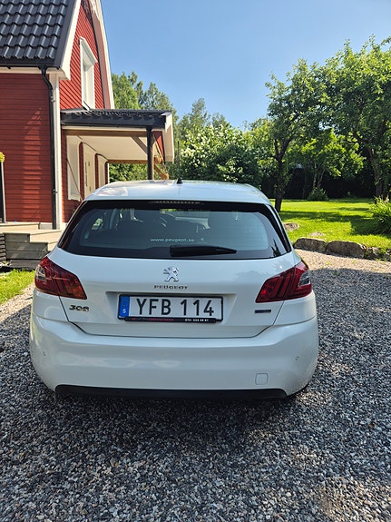Peugeot 308 3 of 4