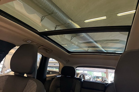Volvo XC60 13 of 16