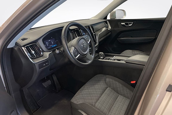 Volvo XC60 6 of 16