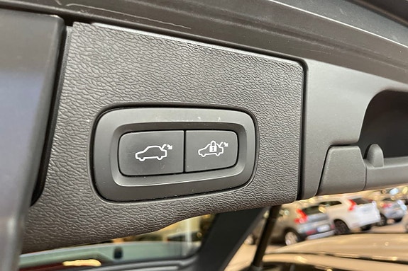 Volvo XC60 16 of 16