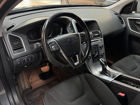 Volvo XC60 7 of 16