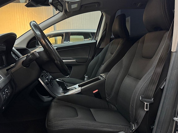 Volvo XC60 15 of 16