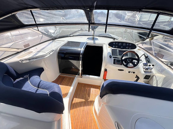 Sunseeker Portofino 400 | 2 x Volvo Penta TAMD63 | Axlar 9 of 12