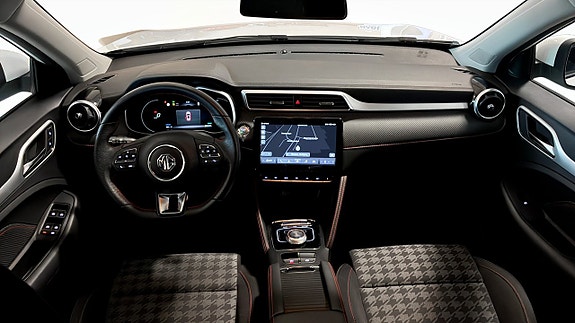 MG ZS 4 of 5