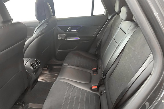Mercedes-Benz GLC300 e 10 of 11