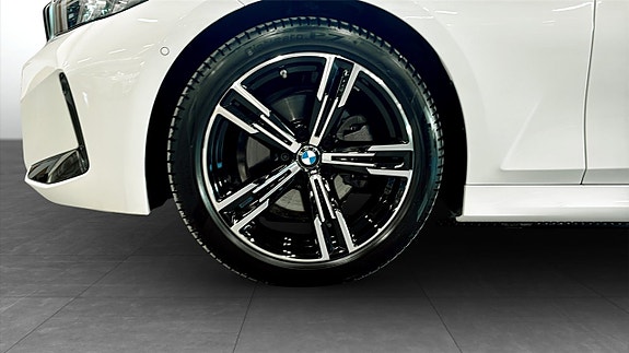 BMW 320 9 of 9