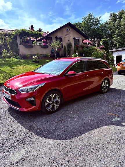 Kia Ceed 2 of 5