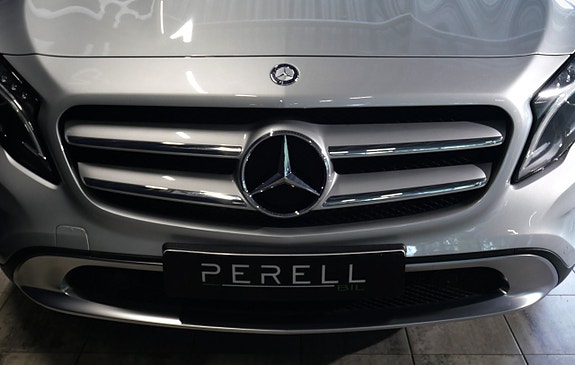 Mercedes-Benz GLA200 22 of 22
