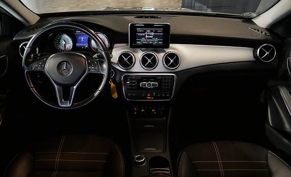 Mercedes-Benz GLA200 10 of 22
