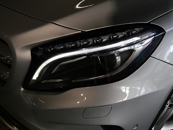 Mercedes-Benz GLA200 21 of 22