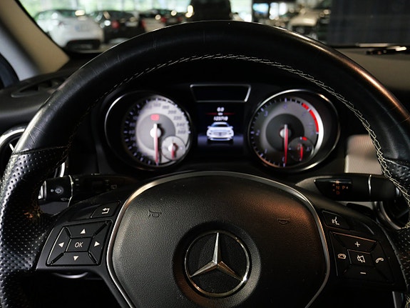 Mercedes-Benz GLA200 16 of 22
