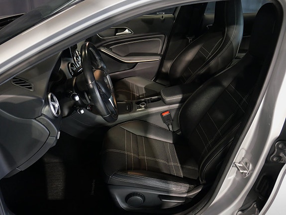 Mercedes-Benz GLA200 9 of 22