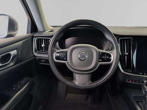 Volvo V60 8 of 9