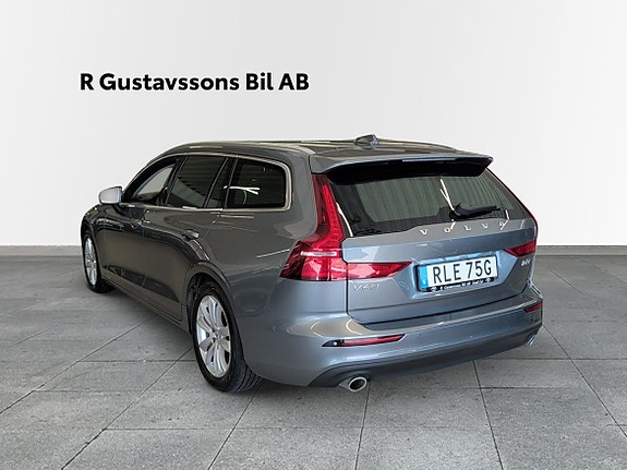 Volvo V60 4 of 5