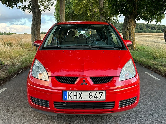 Mitsubishi Colt 2 of 5