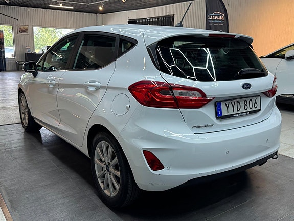 Ford Fiesta 4 of 5