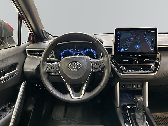 Toyota Corolla Cross 3 of 13
