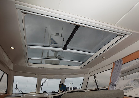 Greenline 33 Hybrid 18 of 24