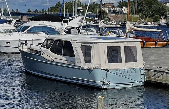 Greenline 33 Hybrid 3 of 24