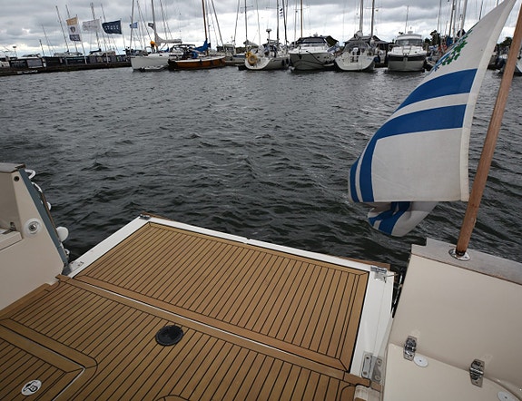 Greenline 33 Hybrid 14 of 24