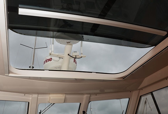 Greenline 33 Hybrid 17 of 24