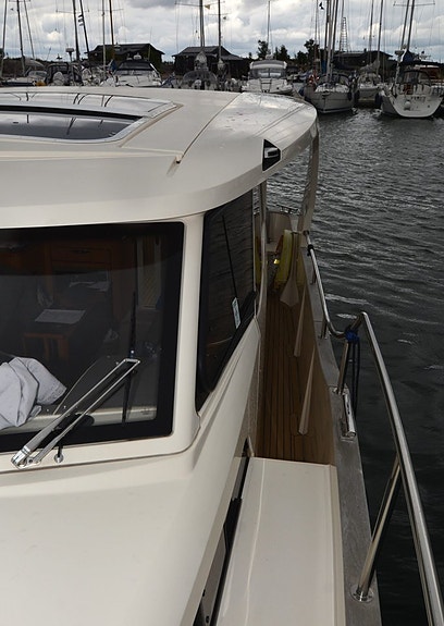 Greenline 33 Hybrid 8 of 24