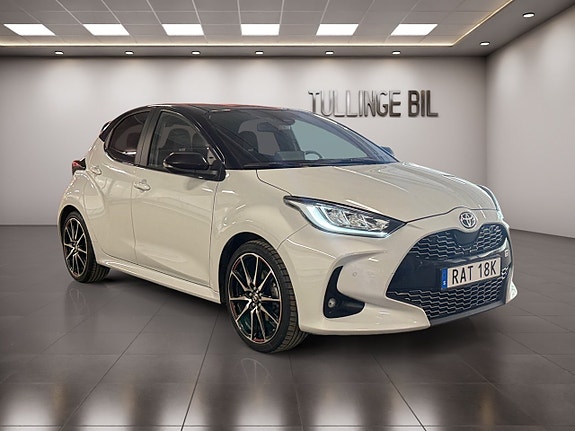 Toyota Yaris 7 of 25