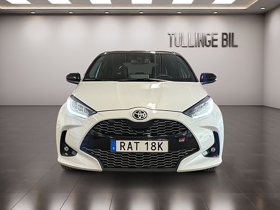 Toyota Yaris 8 of 25