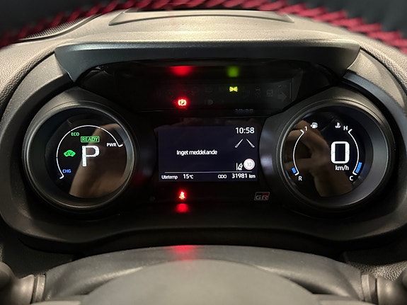 Toyota Yaris 23 of 25