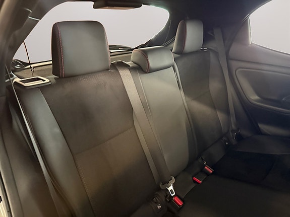 Toyota Yaris 11 of 25