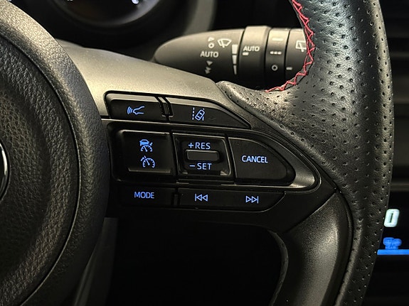 Toyota Yaris 24 of 25