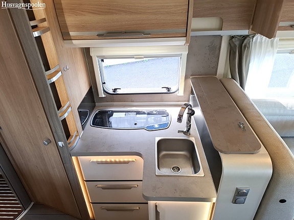 Knaus Sky Wave 650 MF Dubbelbädd, Taksäng, Ac, Cykelställ 9 of 12
