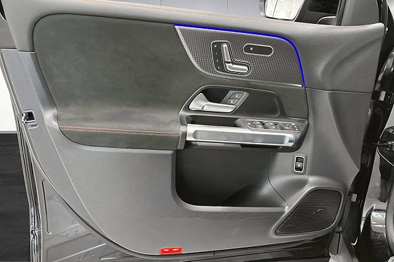 Mercedes-Benz EQB300 17 of 19