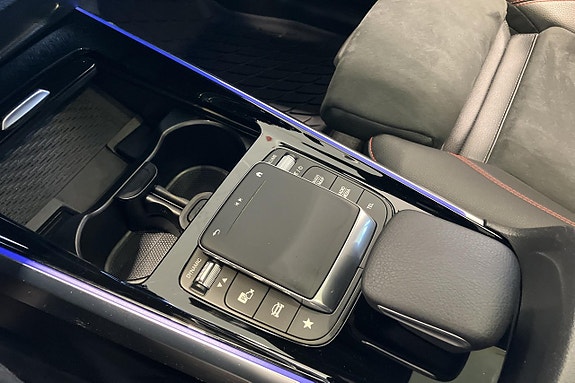 Mercedes-Benz EQB300 14 of 19