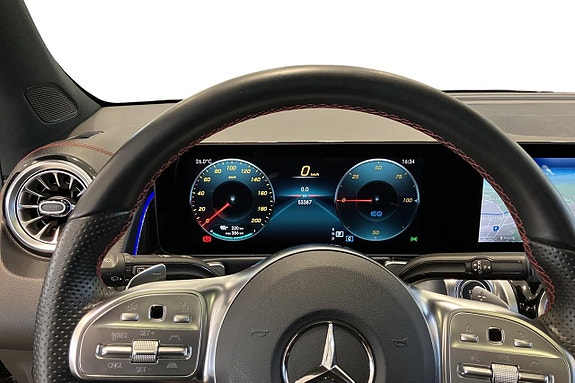 Mercedes-Benz EQB300 7 of 19